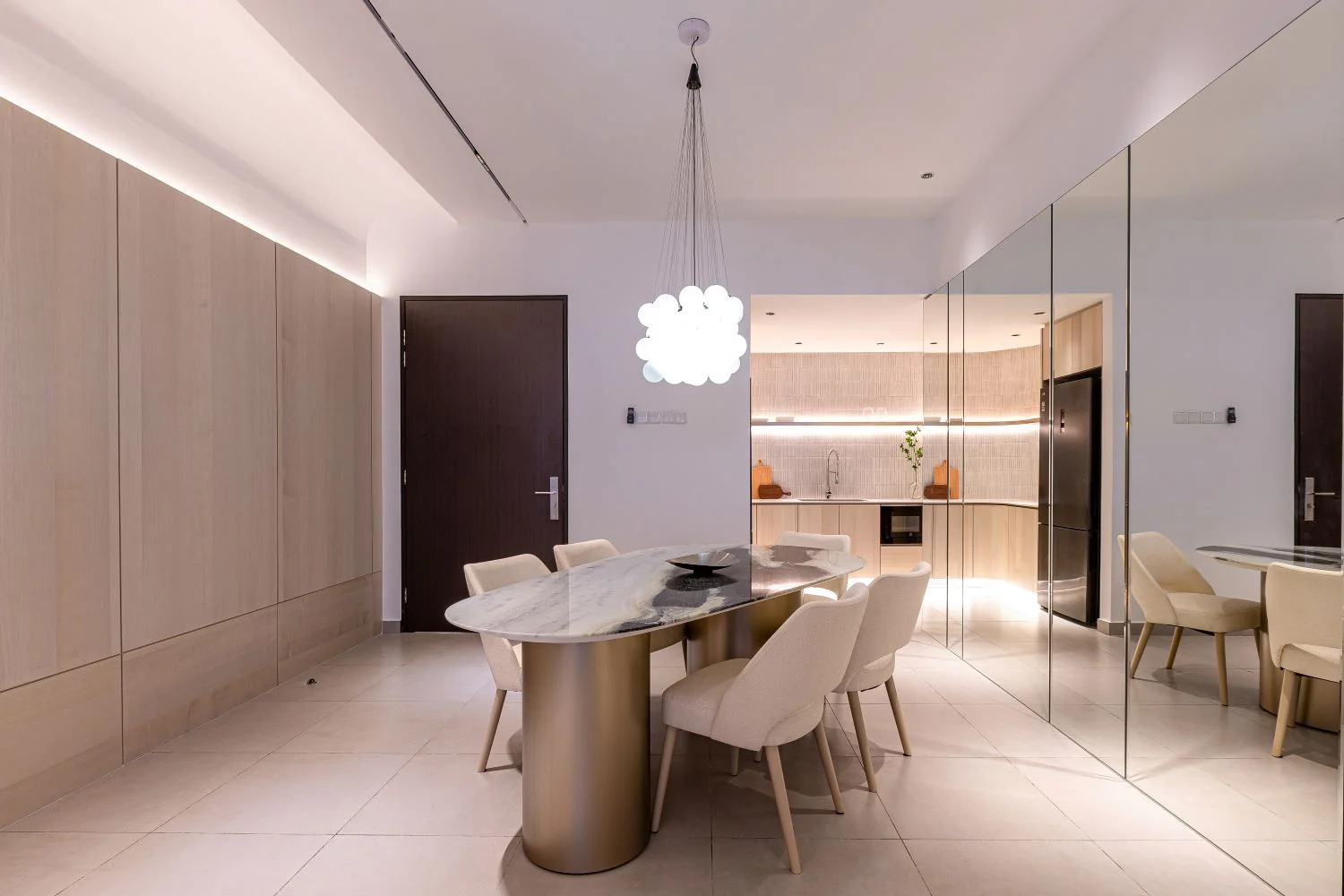 Lumina showroom dining area