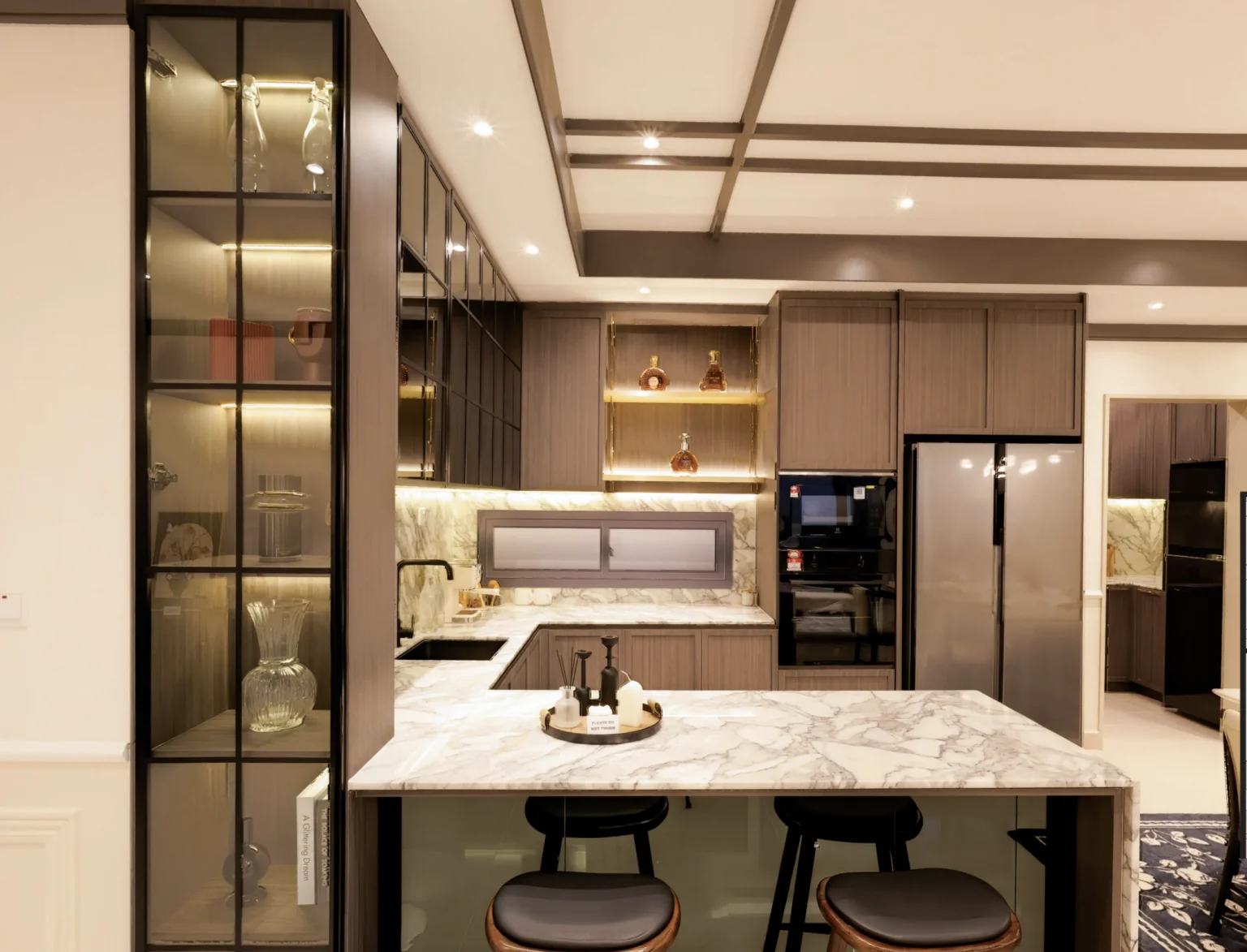 Pinnacle show unit fitted kitchen